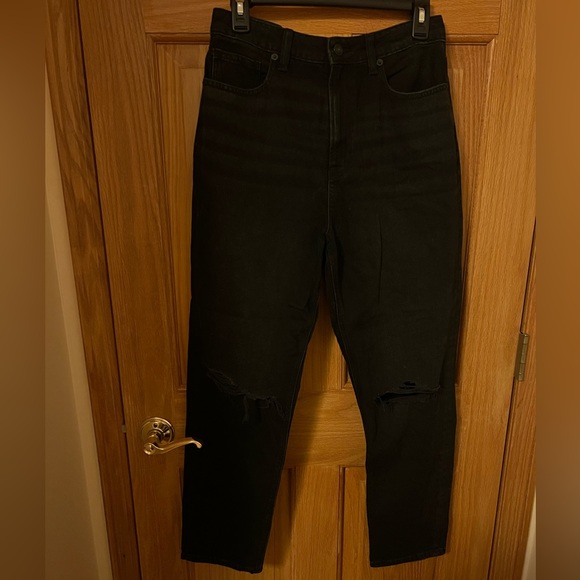 American Eagle Outfitters Denim - New with tags American Eagle highest rise mom jean in rocker black. Size 8